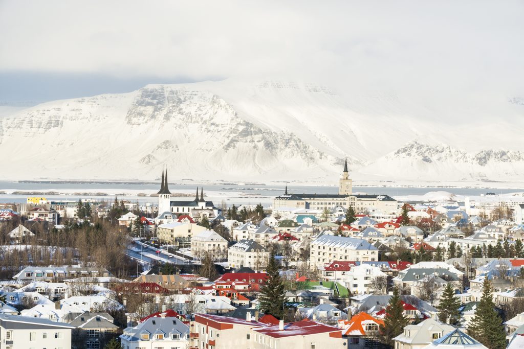 アイスランド　Panoramic view of the Reykjavik city from the top of Hallgrimskirkja churchin winter　　shutterstock_410397511